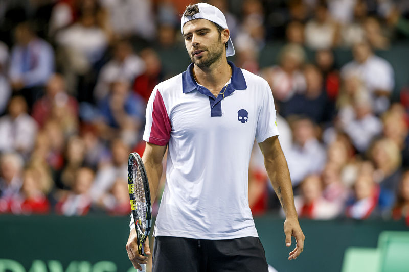 Italové Simone Bolelli (na obr.) a Fabio Fognini odvrátili díky vítězství ve čtyřhře vyřazení v semifinále se Švýcarskem. Italové Simone Bolelli (na obr.) a Fabio Fognini odvrátili díky vítězství ve čtyřhře vyřazení v semifinále se Švýcarskem.