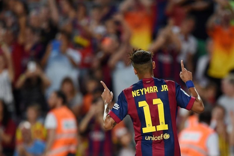 Barcelona porazila ve 3. kole španělské ligy Bilbao 2:0, když obě branky vsítil útočník Neymar.