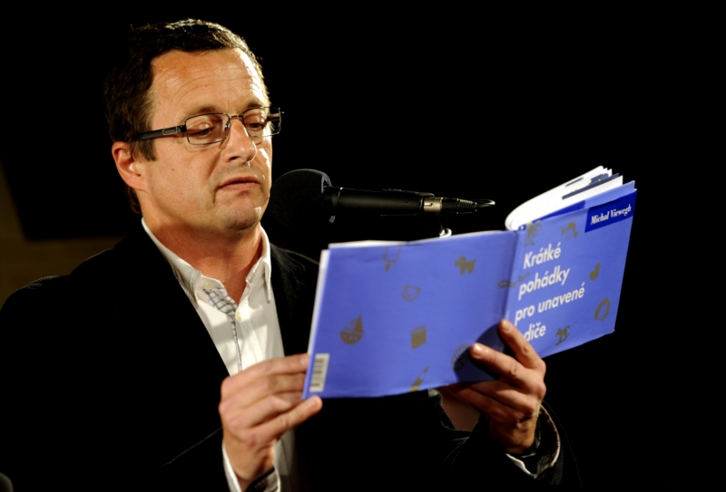 Michal Viewegh bude jedním z hostů autorských čtení festivalu Čtení ve vlaku.