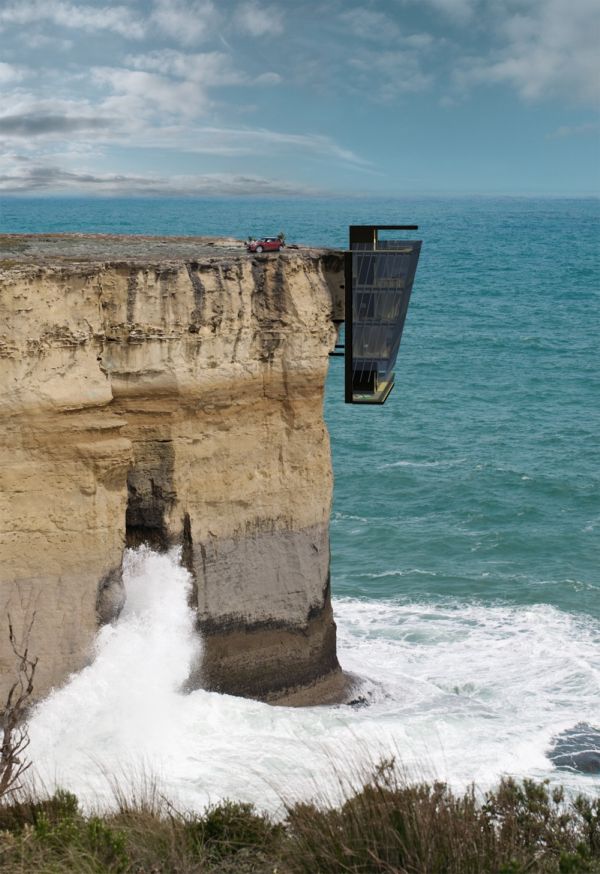 Cliff House by měl viset z útesu přímo nad mořem.