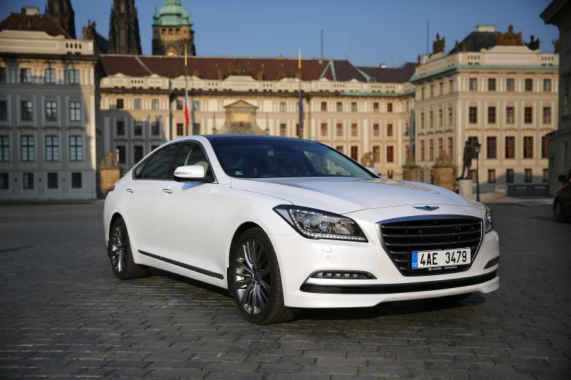 Novinka mezi luxusními vozy - Hyundai Genesis.