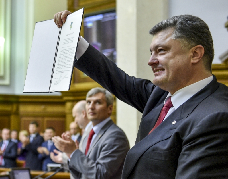 Prezident Prošenko při historickém jednání ukrajinského paralmentu (16. září 2014).