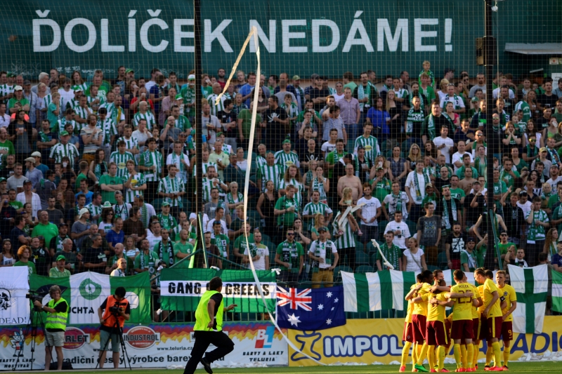 V případě, že by fotbaloví Bohemians 1905 museli pryč z Ďolíčku, nabídla jim Městská část Praha 3 dočasný azyl. V případě, že by fotbaloví Bohemians 1905 museli pryč z Ďolíčku, nabídla jim Městská část Praha 3 dočasný azyl.