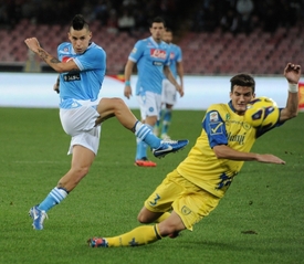 Slovenský záložník Neapole Marek Hamšík (vlevo).