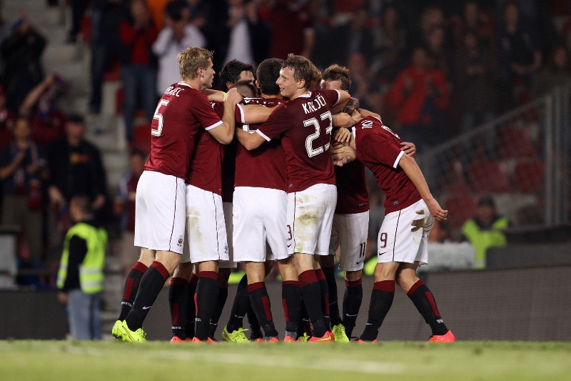 Fotbalisté Sparty vstoupí do základní skupiny Evropské ligy utkáním v Neapoli.