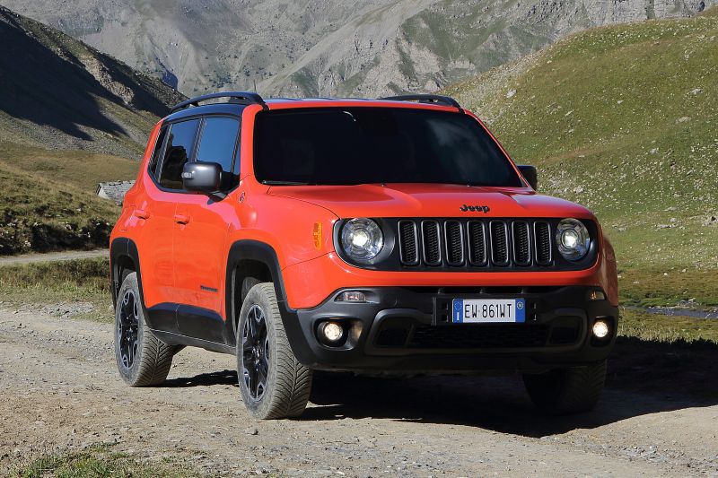 Renegade nabízí svoje schopnosti bez ohledu na terén.