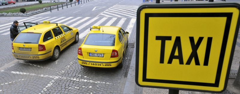 Taxikářům zakážou používat podvodné taxametry. Taxikářům zakážou používat podvodné taxametry.