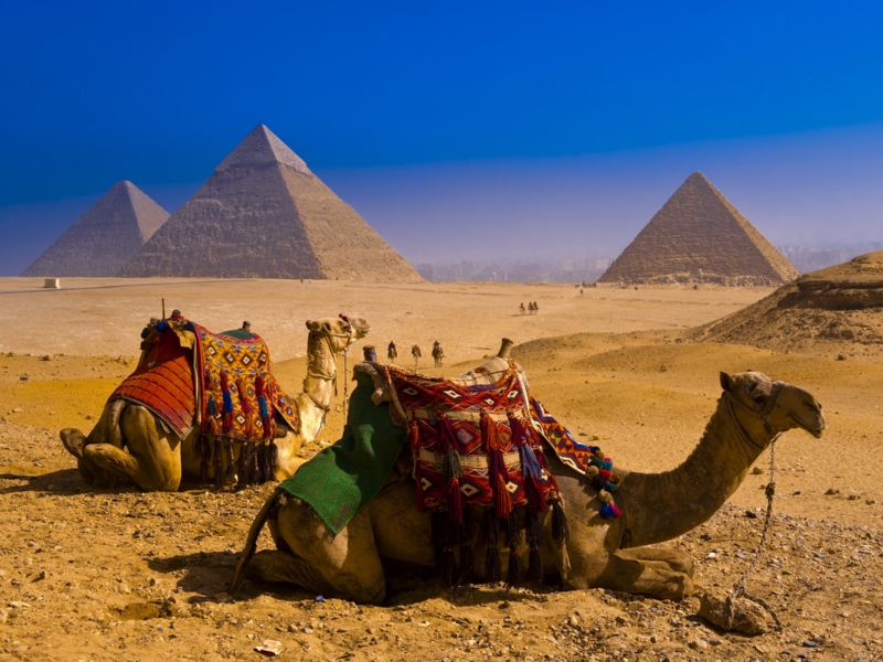 Pyramidy v Gíze jsou významnou historickou památkou. 