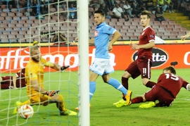 Momentka ze zápasu Sparty v Neapoli.