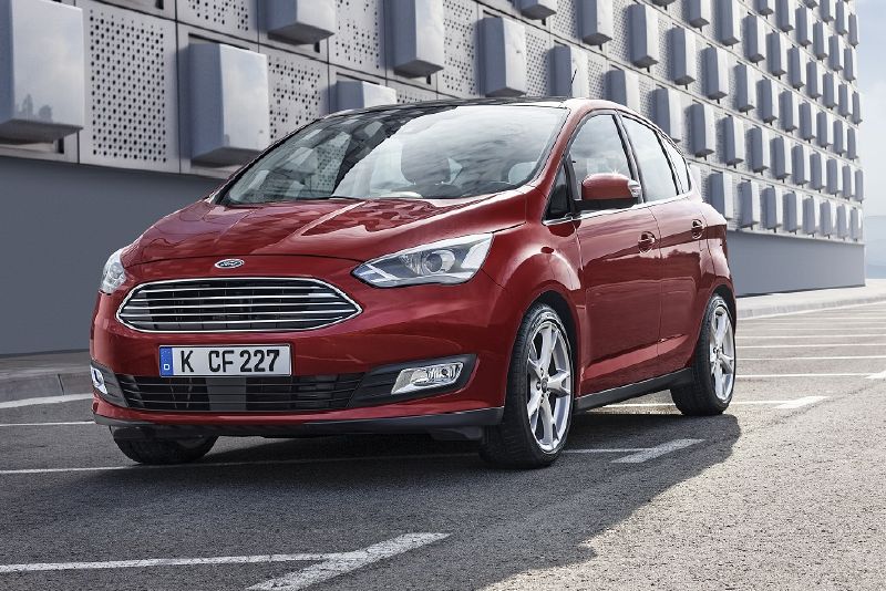 Modernizovaný C-Max se podřídil designovému jazyku značky.