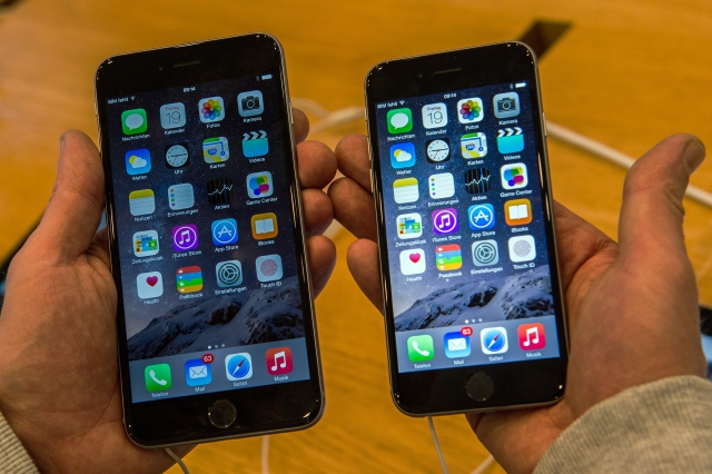 Přežijí? iPhone i mladý Jack, na to se teď ptá celý svět. Přežijí? iPhone i mladý Jack, na to se teď ptá celý svět.