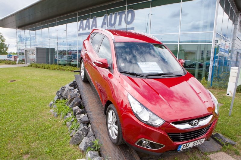 Společnosti AAA Auto se daří navyšovat prodej. Společnosti AAA Auto se daří navyšovat prodej.