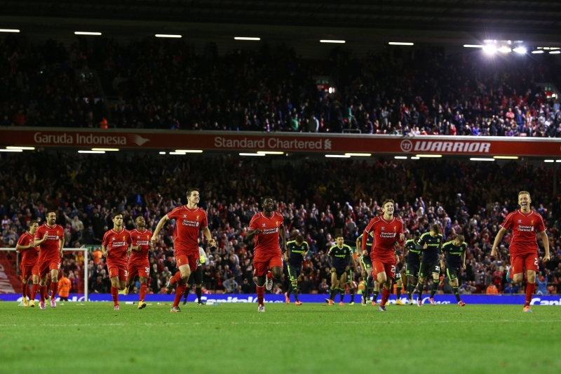 Až třicátá penalta v rozstřelu rozhodla o postupu fotbalistů Liverpoolu do čtvrtého kola anglického Ligového poháru. Až třicátá penalta v rozstřelu rozhodla o postupu fotbalistů Liverpoolu do čtvrtého kola anglického Ligového poháru.