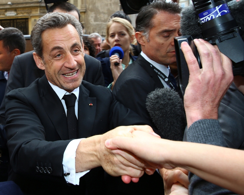 Sarkozy mezi svými příznivci.