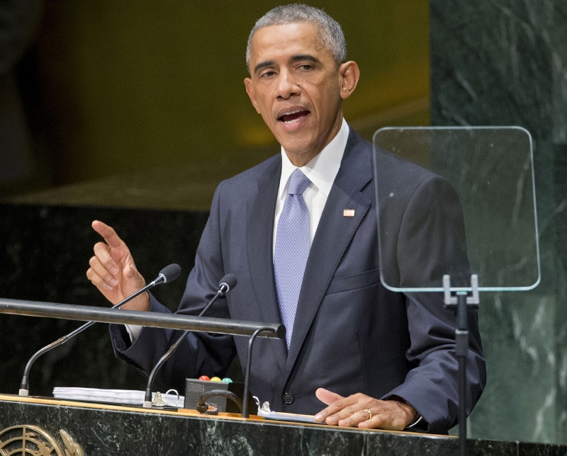 Obama se čtecím zařízením v OSN