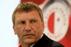 Trenér Slavie Miroslav Beránek.