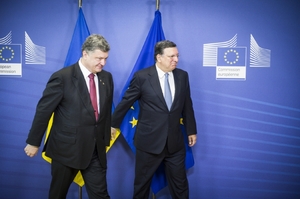 Prezident Porošenko a šéf EK Barroso.
