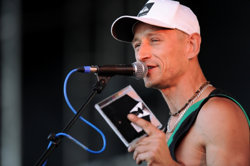 Frontman skupiny Matěj Homola.