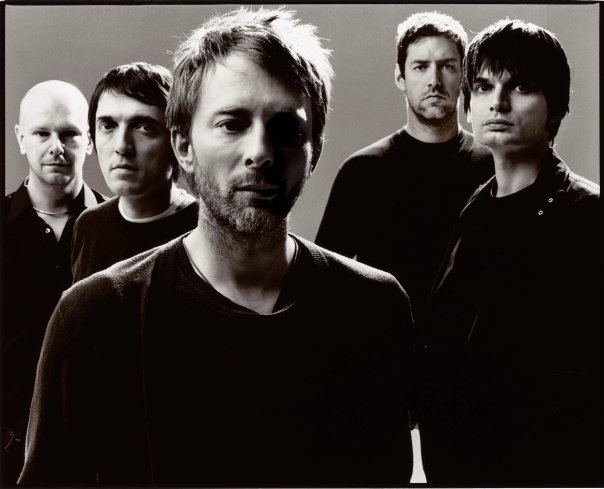 Kapela Radiohead v čele s Thomem Yorkem.