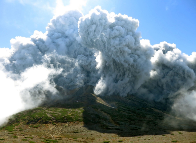 Nečekaná erupce sopky Ontake na japonském ostrově Honšú.