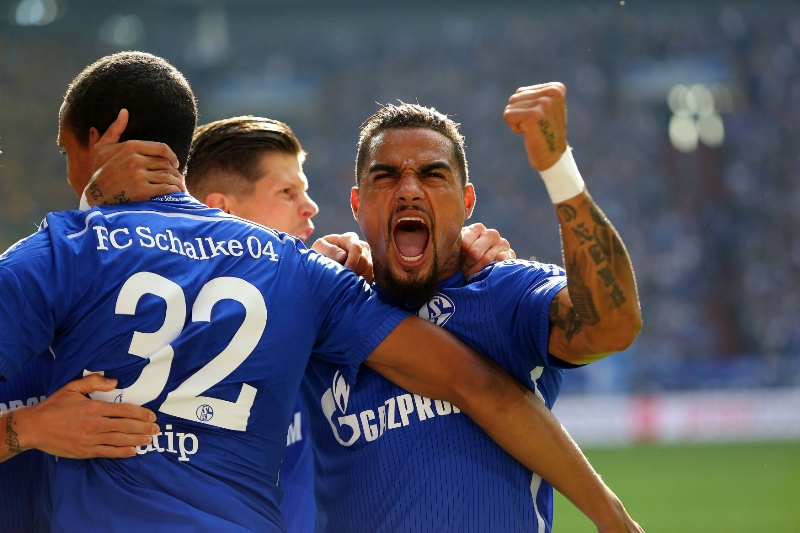 Radující se fotbalisté Schalke.