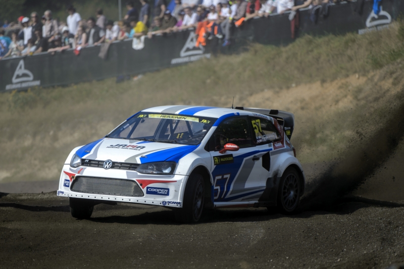 Na rallycrosovém závodě byl zraněn čtrnáctiletý chlapec. Na rallycrosovém závodě byl zraněn čtrnáctiletý chlapec.