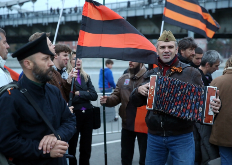 17 tisíc lidí uctilo v Moskvě památku obětí konfliktu na Ukrajině.