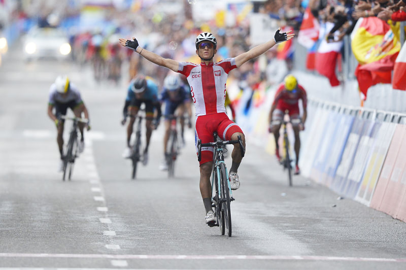 Novým překvapivým mistrem světa je Polák Michal Kwiatkowski.