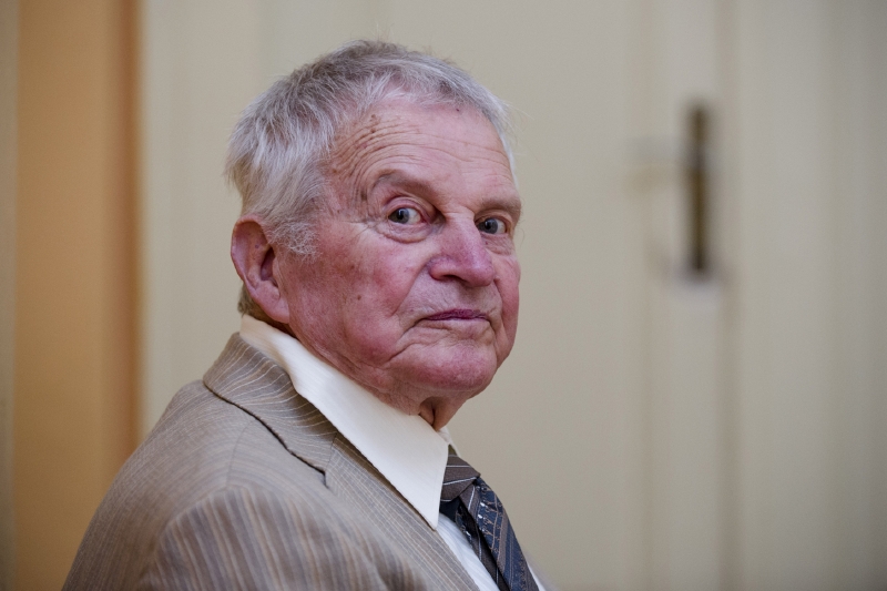 Sedmaosmdesátiletý lékař Alois Krula.