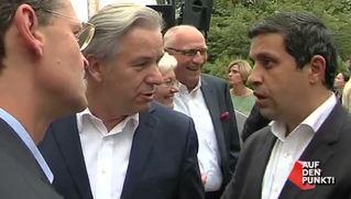 Dosavadní starosta Berlína Wowereit (druhý zleva) a socialista Saleh (vpravo).