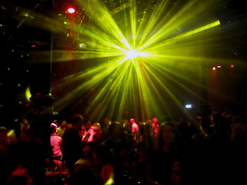 Lístky na párty bez alkoholu zmizely několik týdnů před konáním akce.