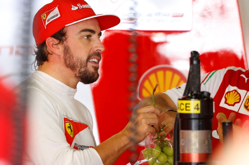 Španělský pilot Fernando Alonso. Španělský pilot Fernando Alonso.