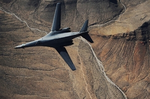 Na islamisty útočí i americké bombardory B-1 Lancer.