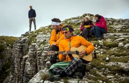Doprovodný program zahrnuje také hudební vystoupení, workshopy, promítání nebo paragliding.