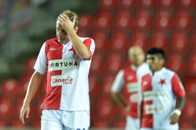 Záložník Slavie Karel Piták.
