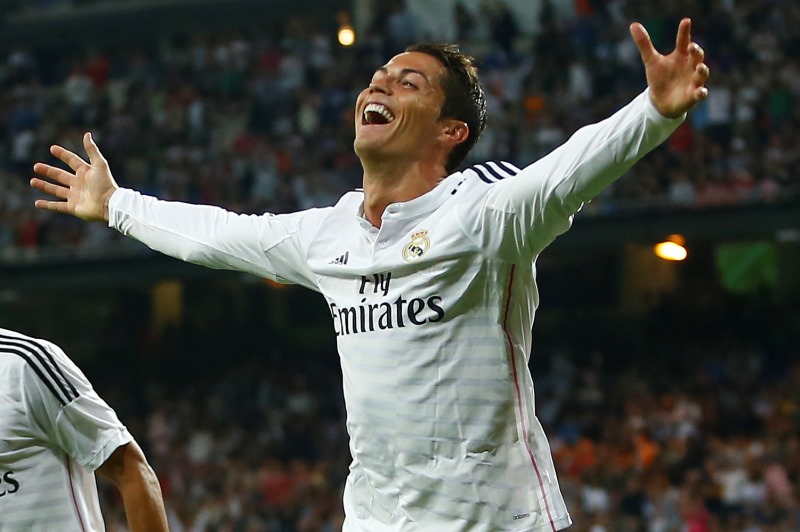 Nejlepší fotbalista světa za minulý rok Cristiano Ronaldo zůstane v Realu Madrid až do konce své kariéry ve čtyřiceti letech.