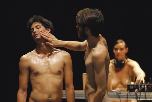 Projekt More than naked. Projekt More than naked.