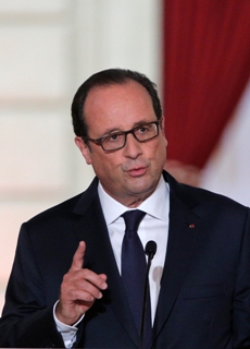 Francouzský prezident François Hollande se připojil ke gratulacím.