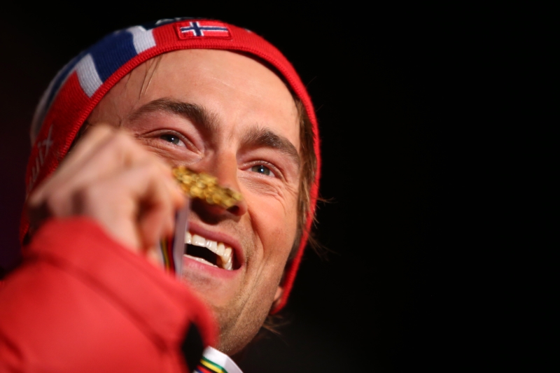 Slavný norský běžec na lyžích Petter Northug byl za květnovou autonehodu pod vlivem alkoholu odsouzen k 50 dnům vězení. 
