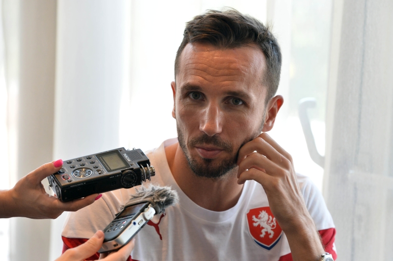 Stoper Tomáš Sivok očekává, že na stadionu nebude taková divočina jako když hraje třeba Besiktas. Stoper Tomáš Sivok očekává, že na stadionu nebude taková divočina jako když hraje třeba Besiktas.