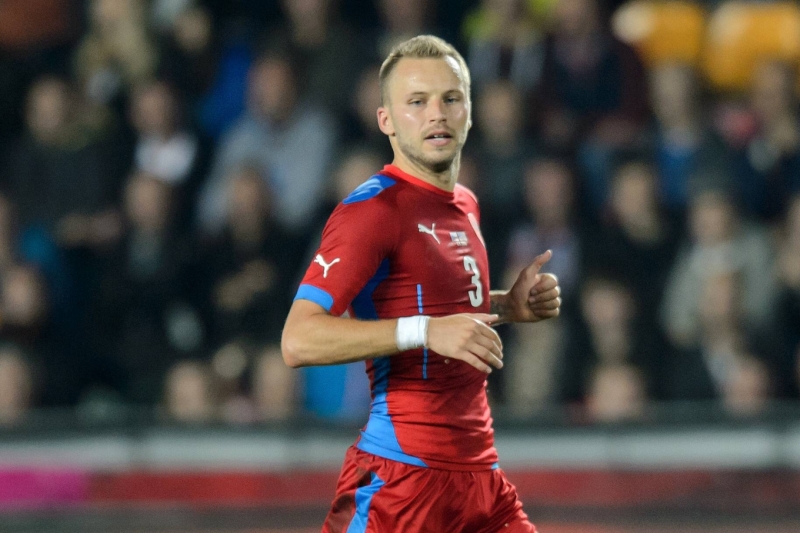 Obránce Michal Kadlec ví, že utkání s Tureckem nebude jednoduché i přesto, že jim bude chybět několik opor. Obránce Michal Kadlec ví, že utkání s Tureckem nebude jednoduché i přesto, že jim bude chybět několik opor.