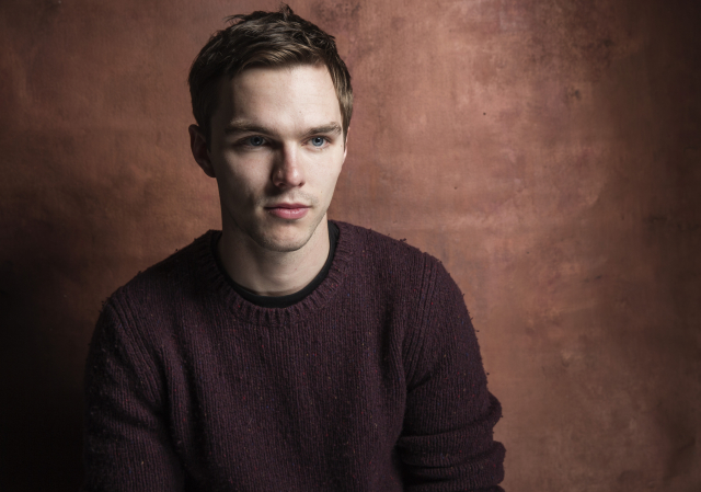 Nicholas Hoult promluvil o tom, co si myslí o skandálu s nahými fotkami své bývalé přítelkyně.