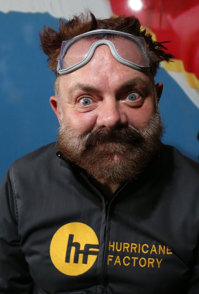 Upír měl z tunelu nejdřív pořádný strach.
