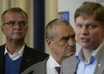 Místopředseda TOP 09 Miroslav Kalousek, předseda strany Karel Schwarzenberg a pražský primátor Tomáš Hudeček.