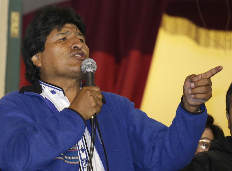 Současný prezident Bolívie Evo Morales zřejmě v prezidentských volbách zvítězil už v prvním kole. Současný prezident Bolívie Evo Morales zřejmě v prezidentských volbách zvítězil už v prvním kole.