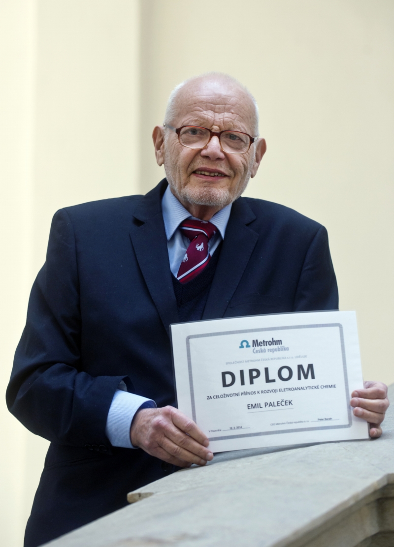Profesor Emil Paleček. Profesor Emil Paleček.