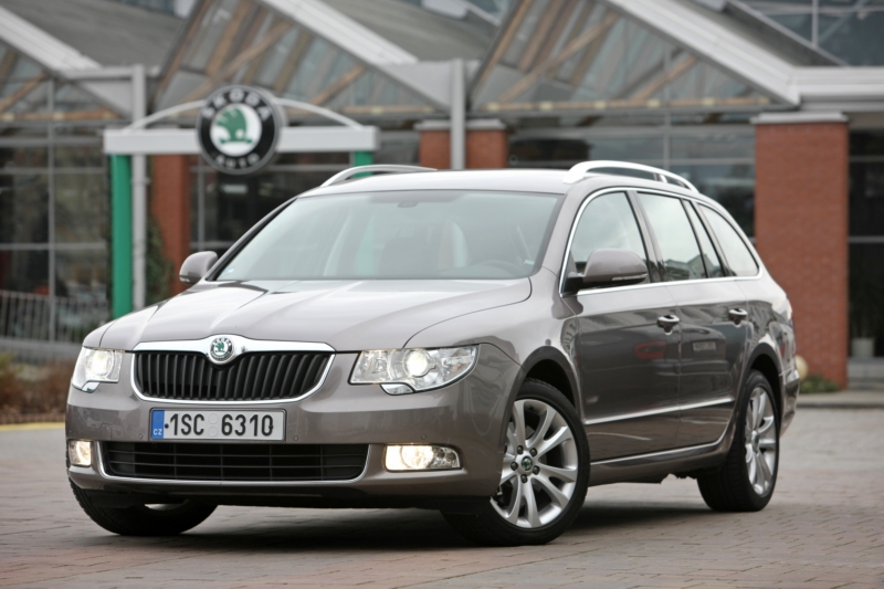Automobil Škoda Superb Combi TDI.