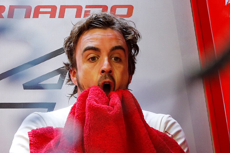 Fernando Alonso po sezoně opustí tým Ferrari. Fernando Alonso po sezoně opustí tým Ferrari.