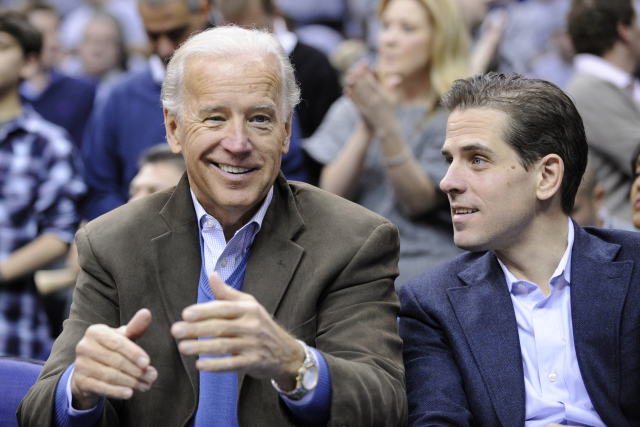 Americký viceprezident Joe Biden se svým synem Hunterem.