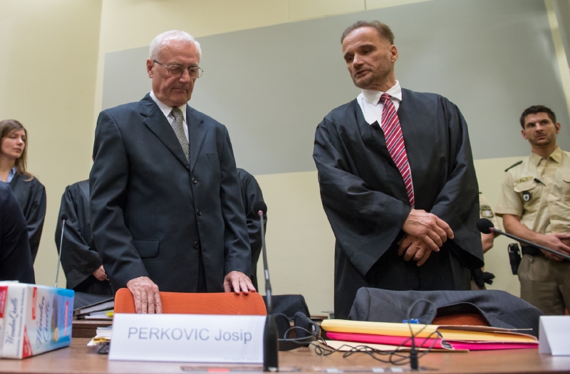 Josip Perkovič (vlevo) se svým obhájcem.